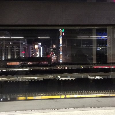 JR姫路駅の新幹線ホームから見た姫路城 | 姫路城