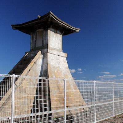 明石港旧灯台（旧波門崎燈籠堂） | 明石城