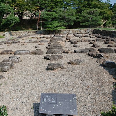 天守の庭（礎石） | 姫路城