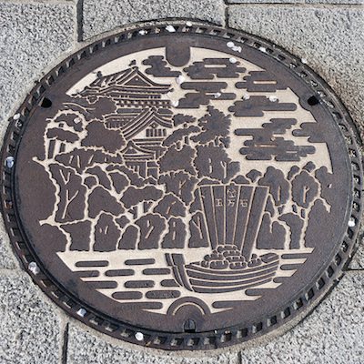 岡崎城のマンホールのふた | 岡崎城