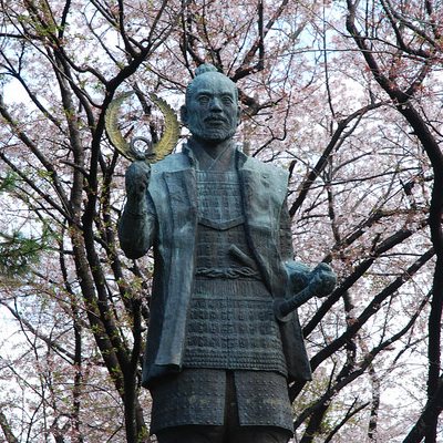 若き日の徳川家康公の銅像 | 浜松城
