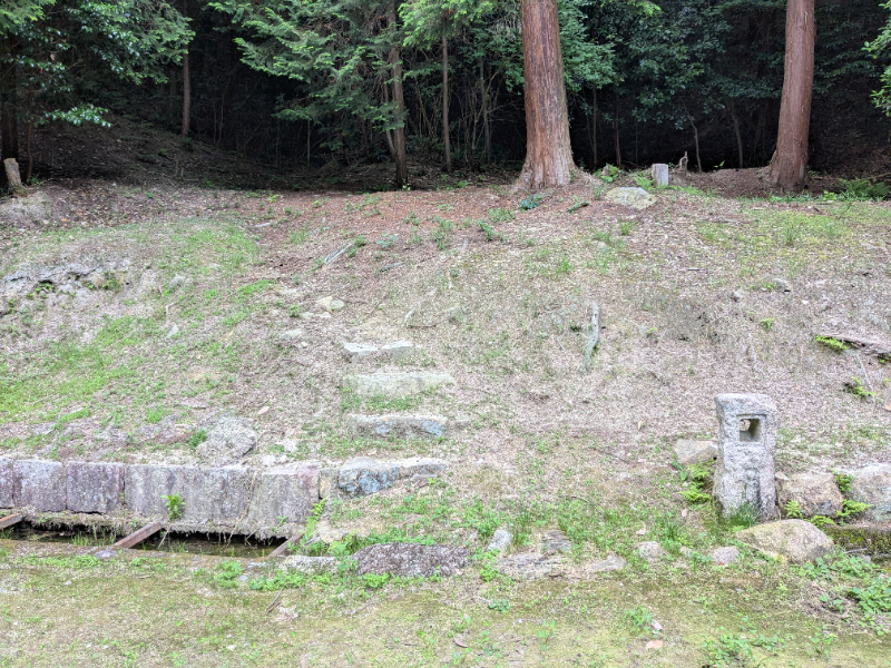 長光寺城登城口