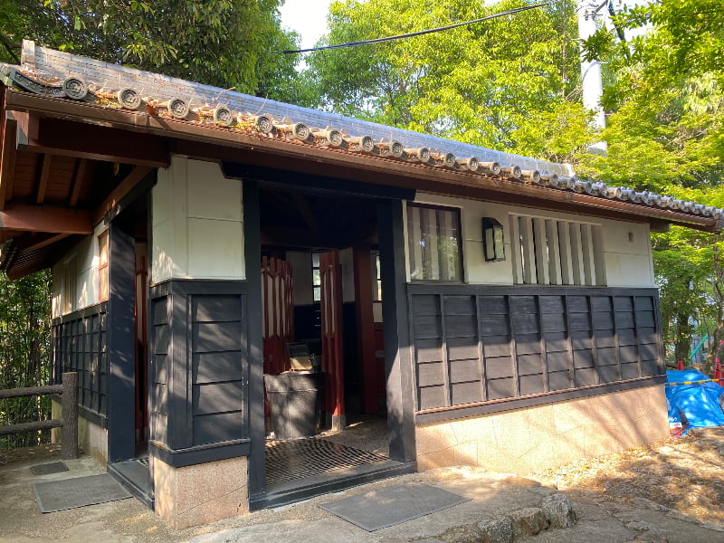 山頂トイレ