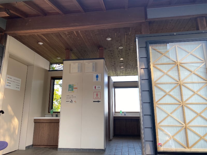 金華山ロープウェー山頂駅東トイレ